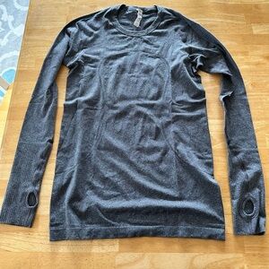 Lululemon swiftly tech long sleeve shirt size 8